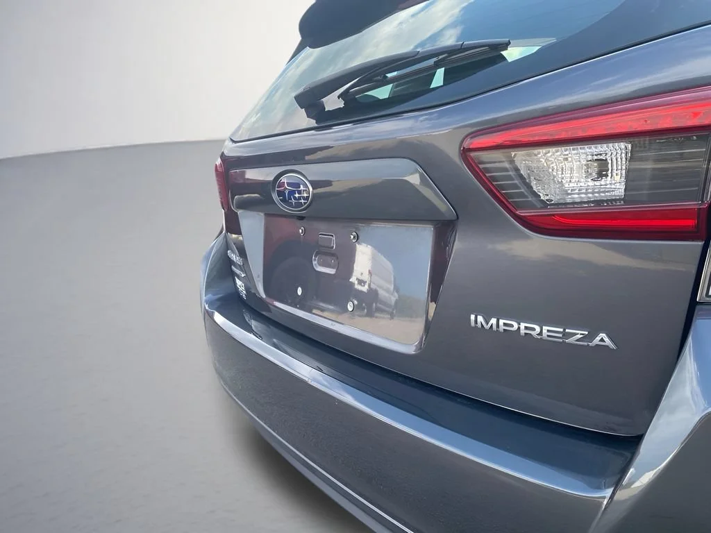 Used 2020  Subaru Premium image 30