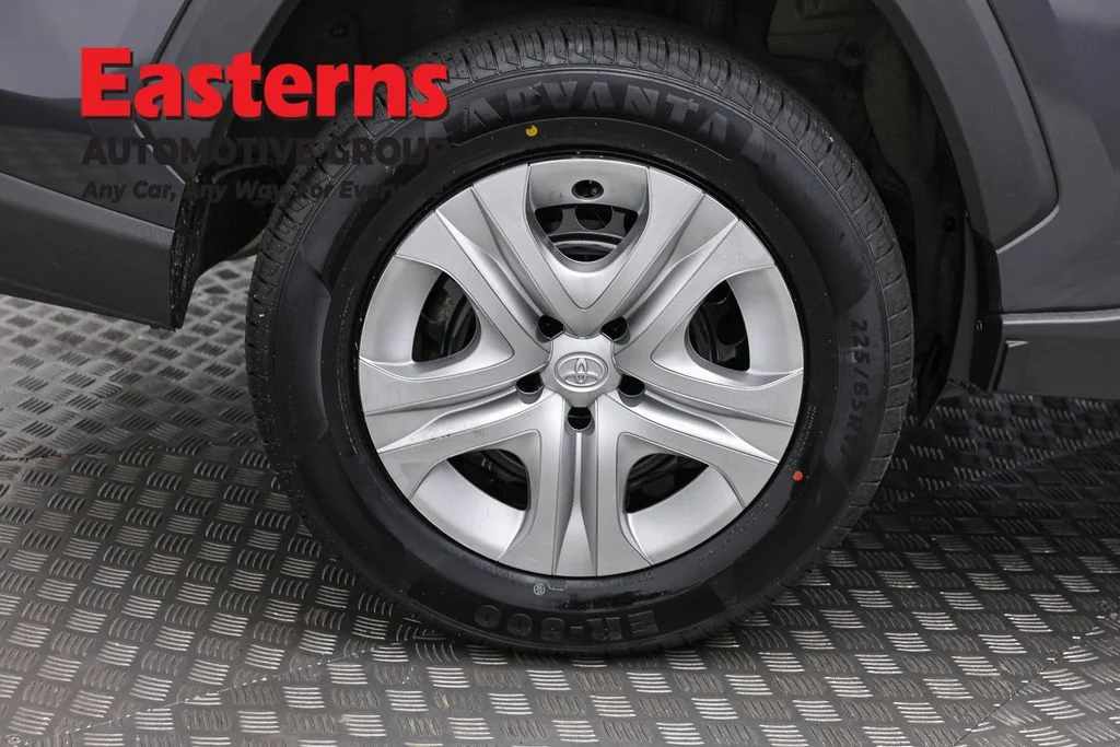 Used 2022 Gray Toyota LE image 28