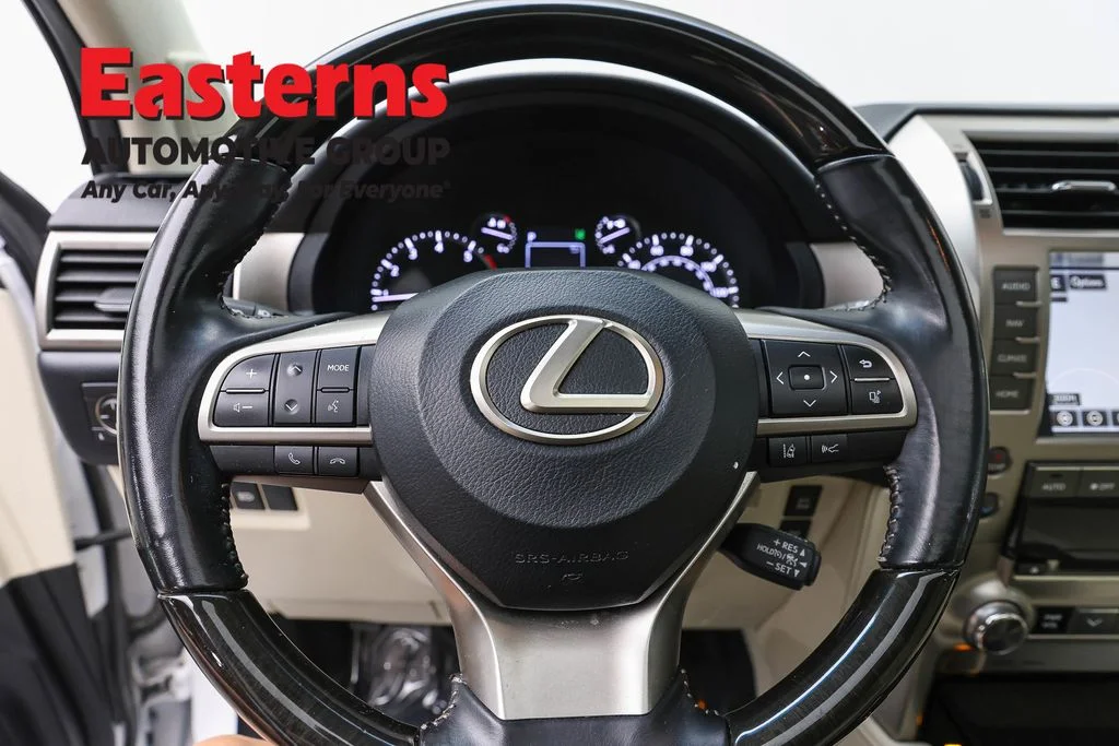 Used 2020 White Lexus 460 image 10