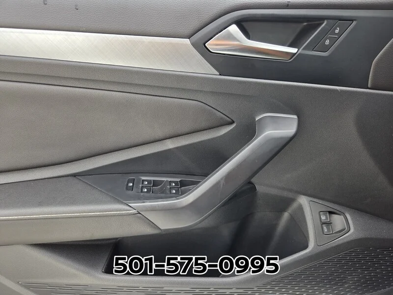 Used 2024 Opal White Volkswagen SE AUTO image 31