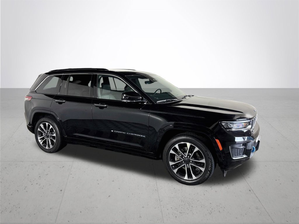 Certified Used 2023 Black Jeep Overland 4xe image 5