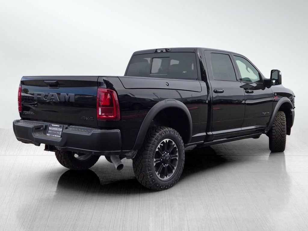 New 2026 Diamond Black Crystal Pearl-Coat Exterior Paint RAM Rebel image 4