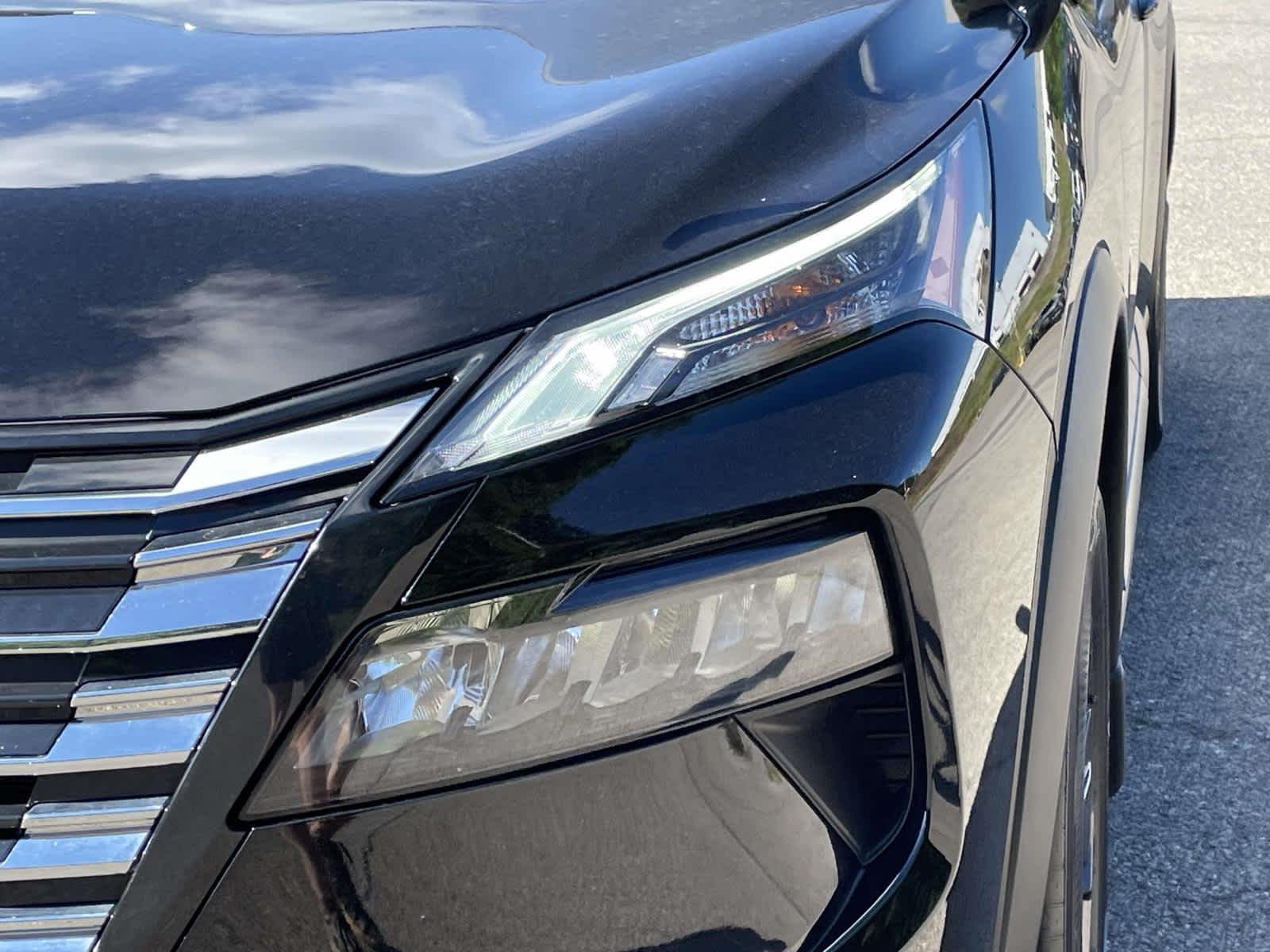 Certified Used 2025 Super Black Nissan SV image 13