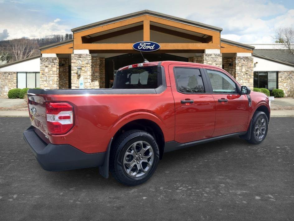 Used 2022 Chili Pepper Red Ford XLT image 5