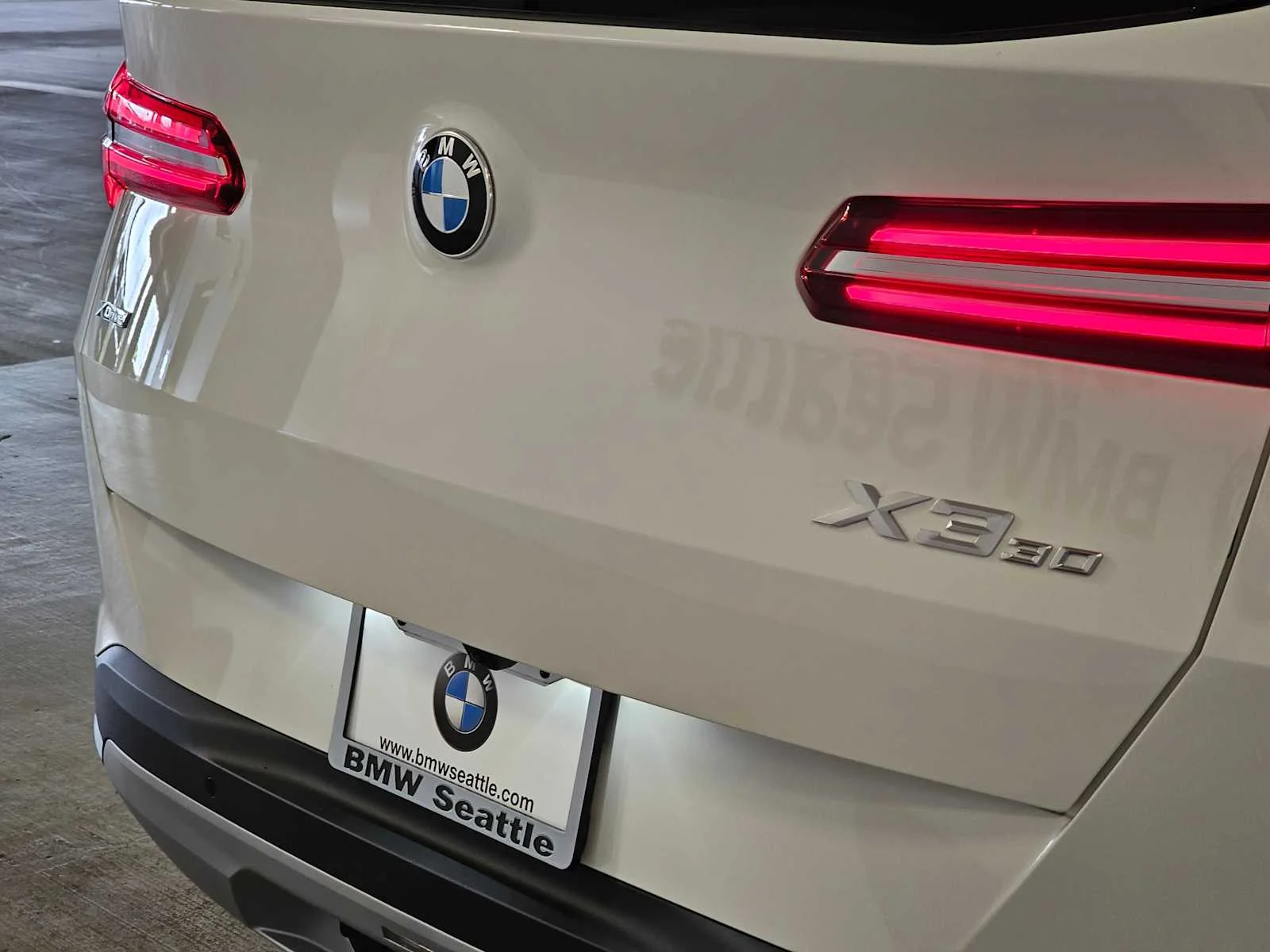 New 2026 Alpine White BMW 30 xDrive image 7
