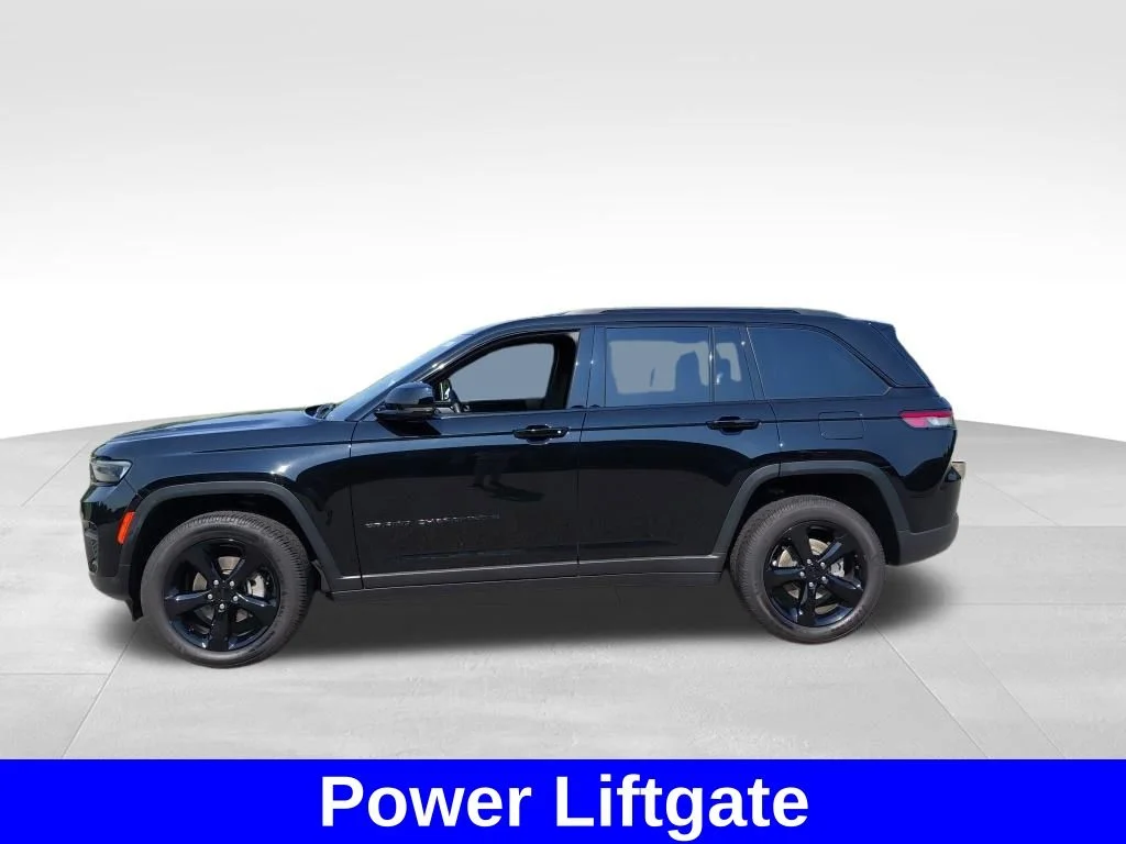 Used 2024 Black Jeep Altitude X image 22