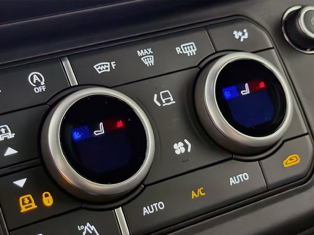 New 2026 Fuji White Land Rover X-Dynamic SE image 21