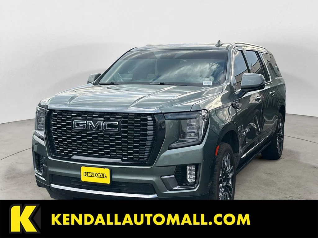 Used 2023 Green GMC Denali Ultimate image 1