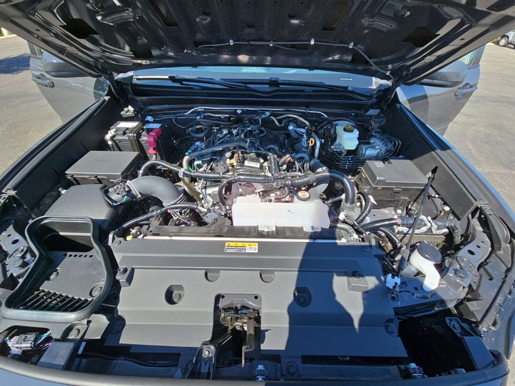 2025 Toyota Tacoma SR5 - Photo 30