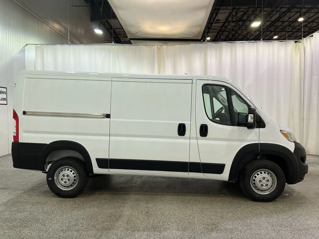 New 2026 Bright White Clear-Coat Exterior Paint RAM Tradesman 1500 Low Roof 136 WB w/Pass Seat image 5