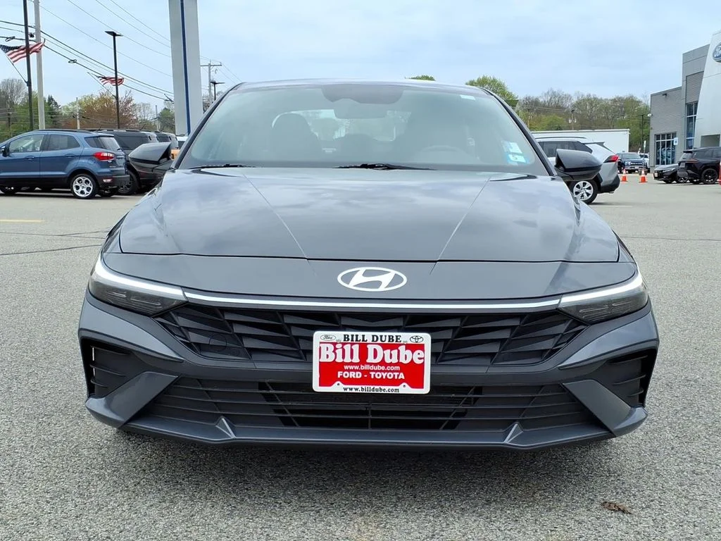Used 2025 Gray Hyundai SEL Sport image 17