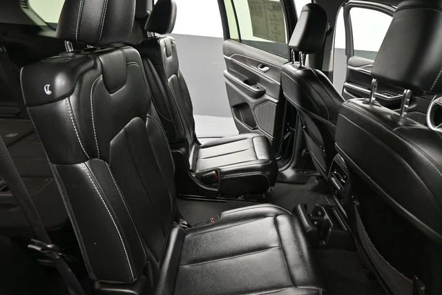 Used 2024 Blue Jeep Limited image 24