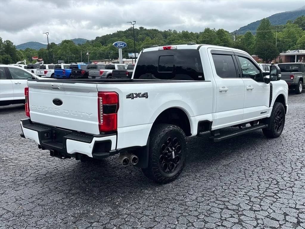 Used 2025 White Ford Lariat image 8