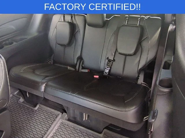 Used 2025 Black Chrysler LX image 28