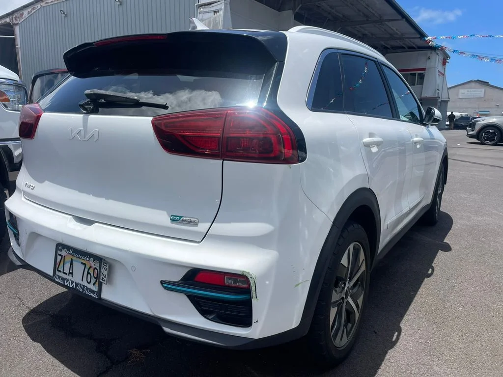 Used 2022 Blue Kia EX Premium image 5