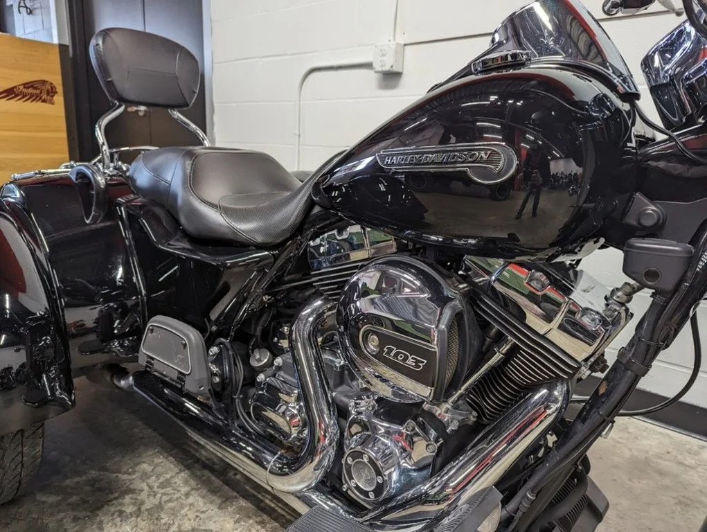 Used 2015 BLACK Harley-Davidson®  image 7