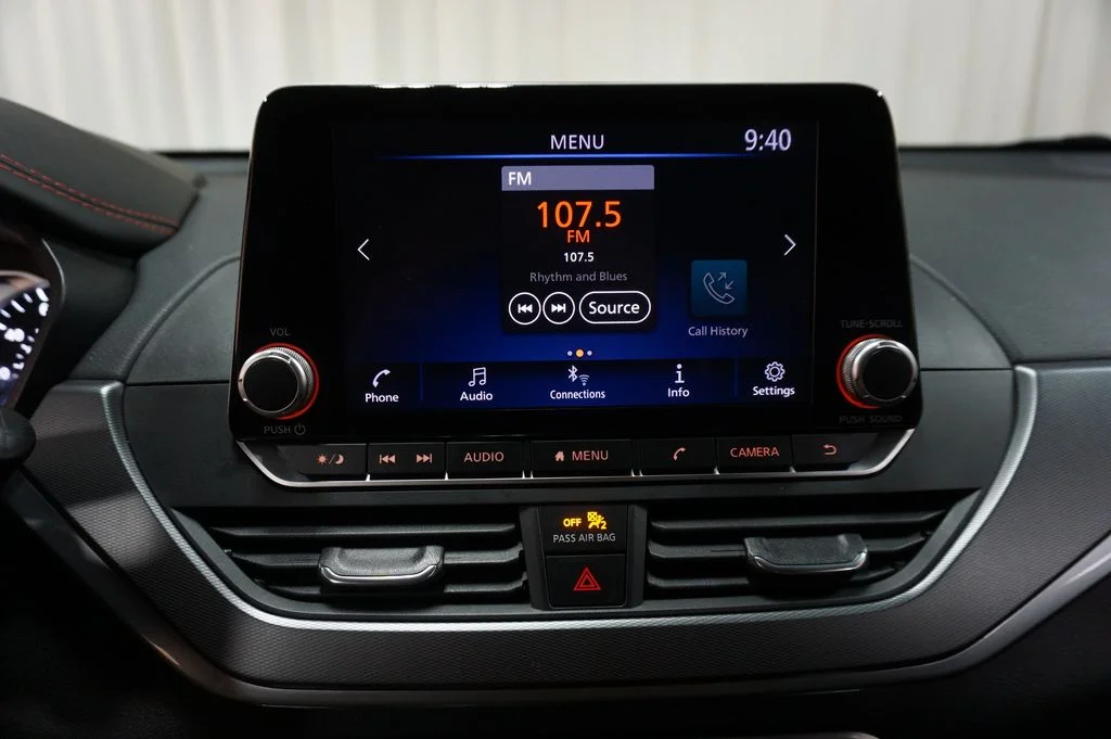 Used 2023 Red Nissan 2.5 SR image 28