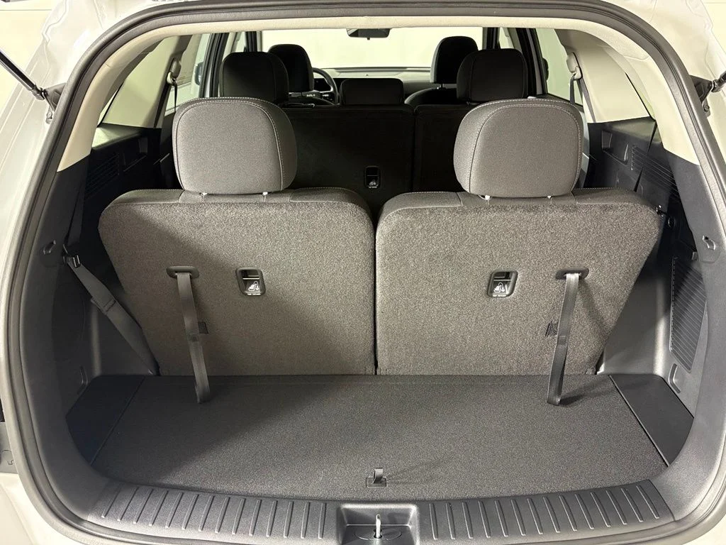 New 2026 Glacial White Pearl Kia LX image 38