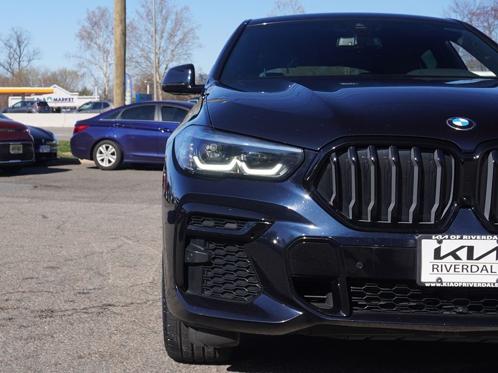 Used 2023 Black BMW xDrive40i image 15