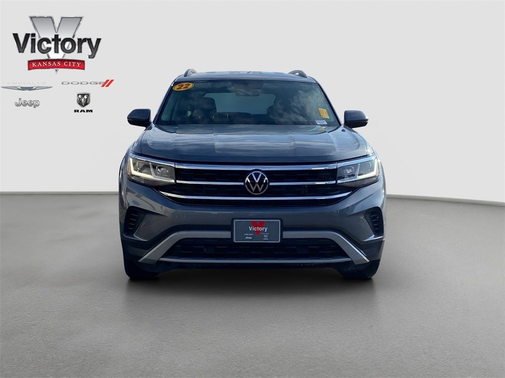 Used 2022 Volkswagen Atlas SE with VIN 1V2LP2CA1NC557285 for sale in Kansas City