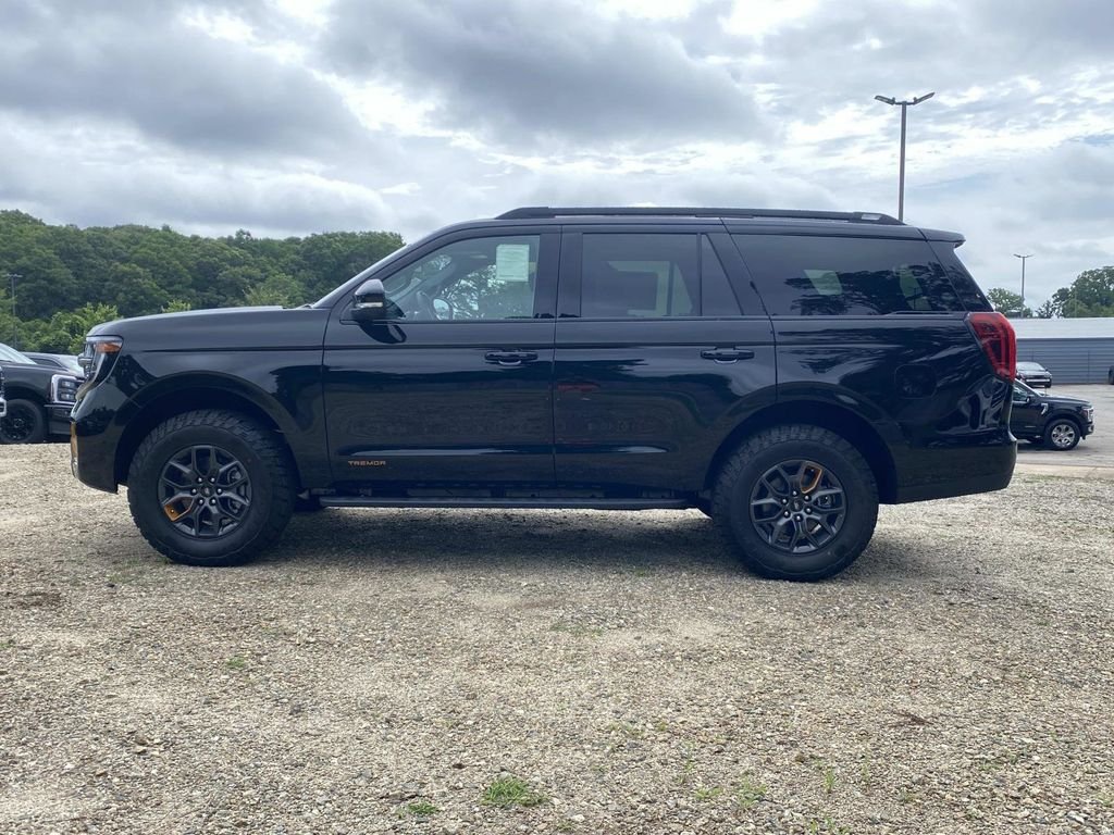 New 2026 Agate Black Metallic Ford Tremor® image 5