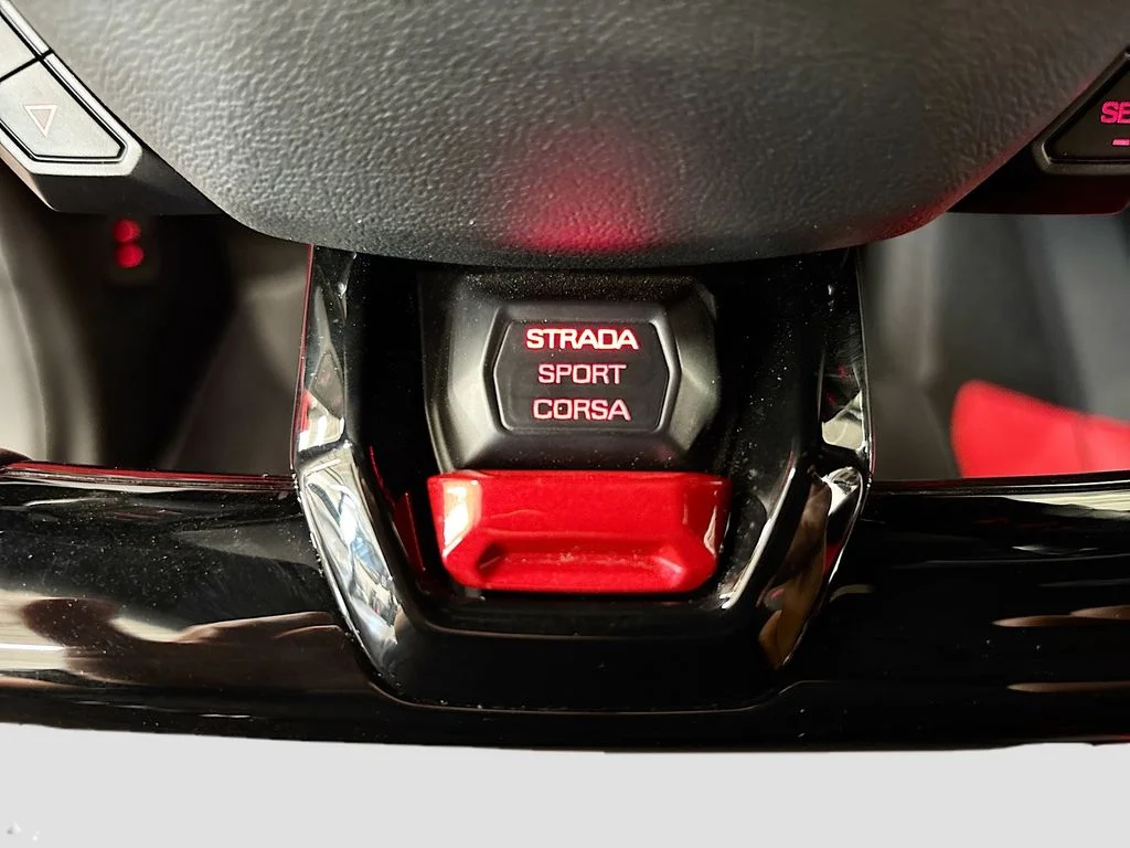 Used 2020 Red Lamborghini Base image 24