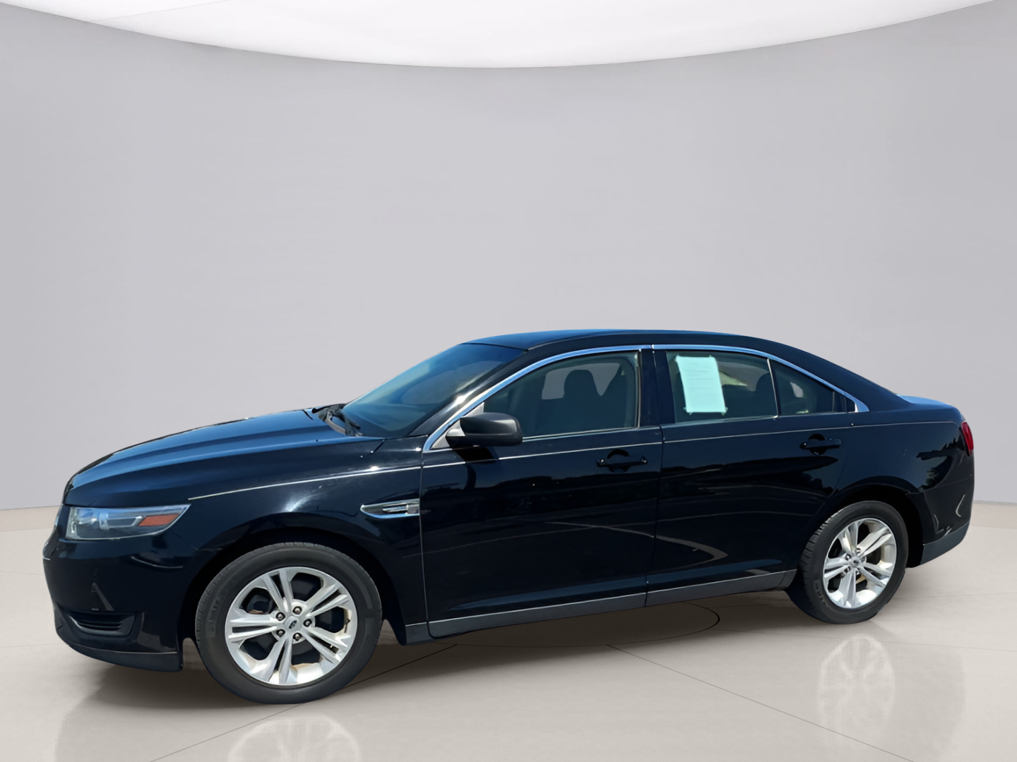 2017 Ford Taurus SE photo 3