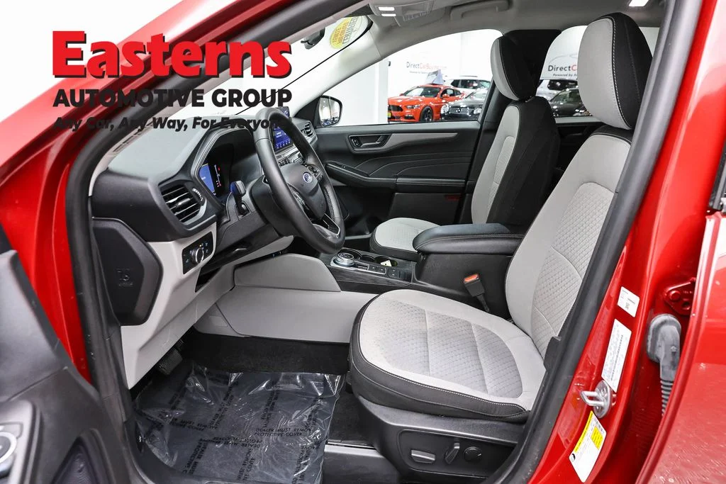 Used 2023 Red Ford Active image 14