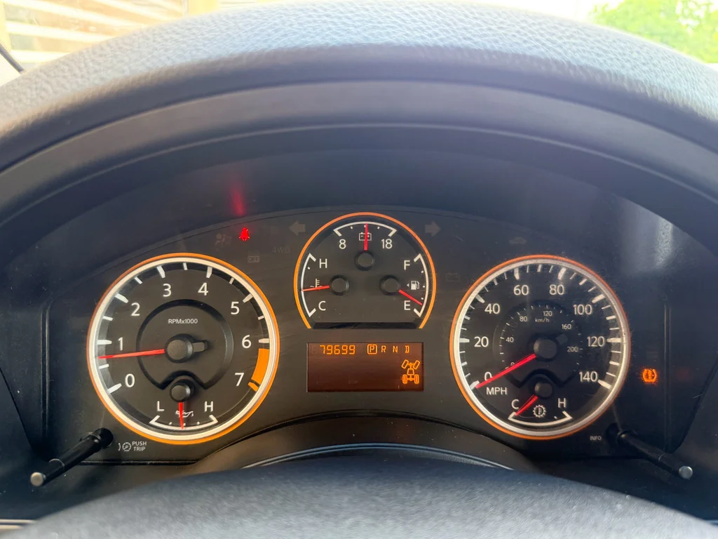 Used 2010 Smoke Nissan SE image 17