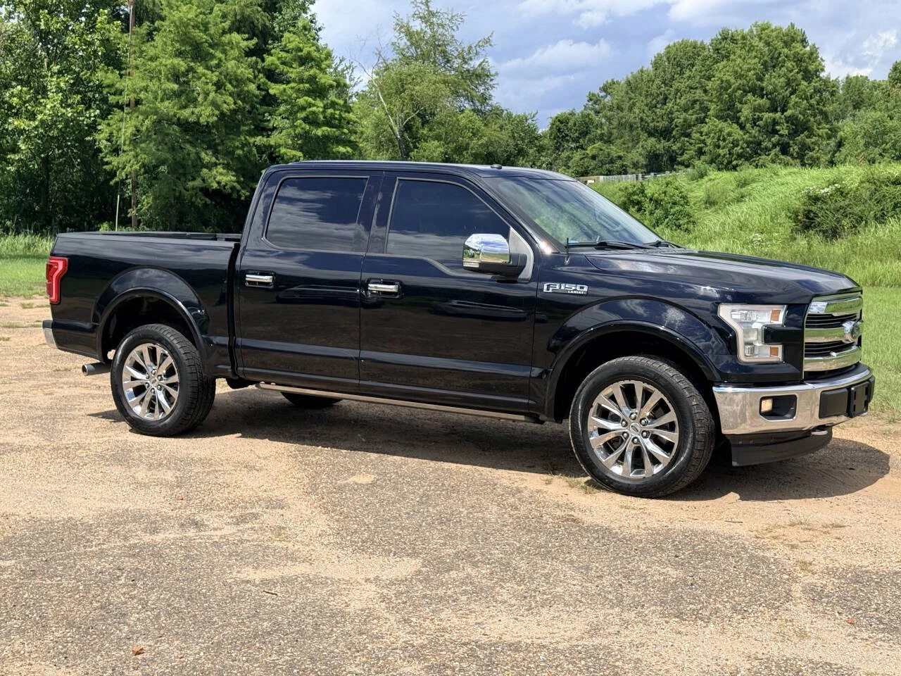 Used 2017 Black Ford Lariat 4x4 4dr SuperCrew 5.5 ft. SB image 7