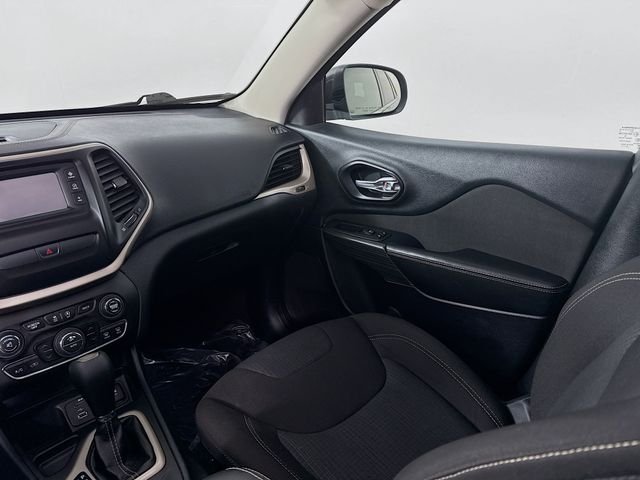 Used 2016 Gray Jeep Latitude image 22