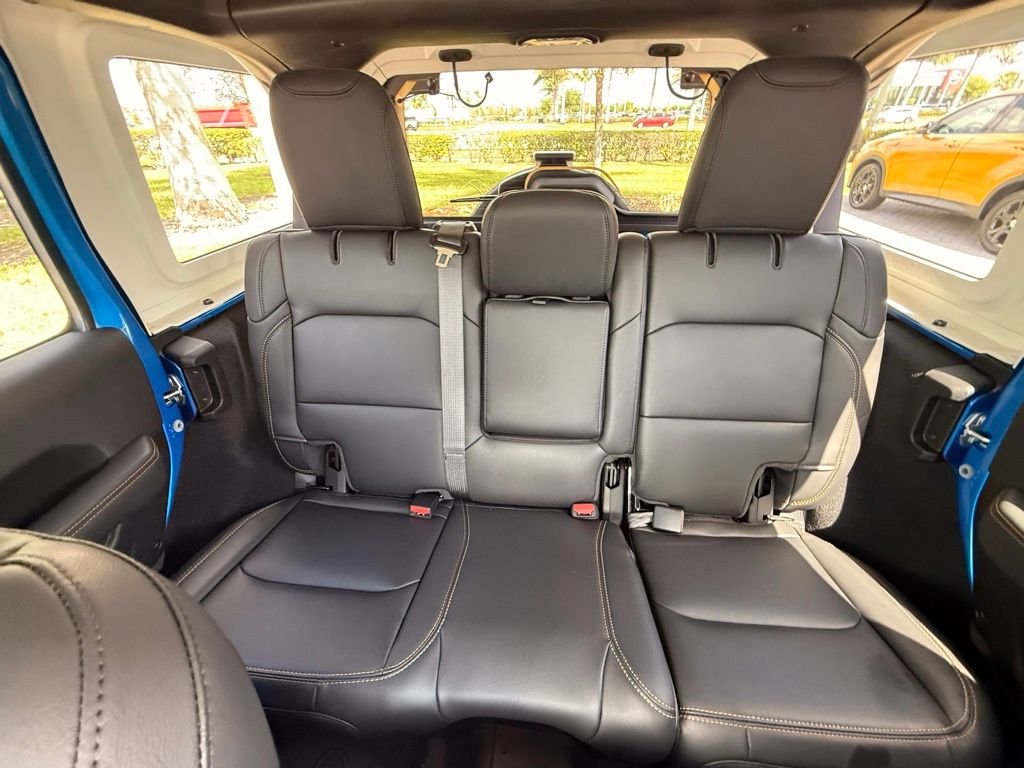 2025 Jeep Wrangler 4-Door Sahara - Photo 25