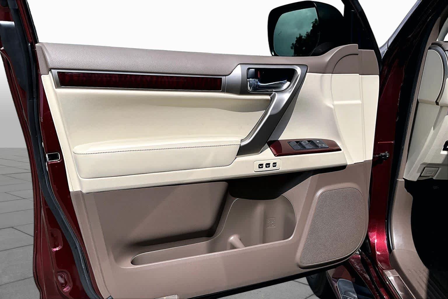 Used 2019 Claret Mica Lexus Premium image 18