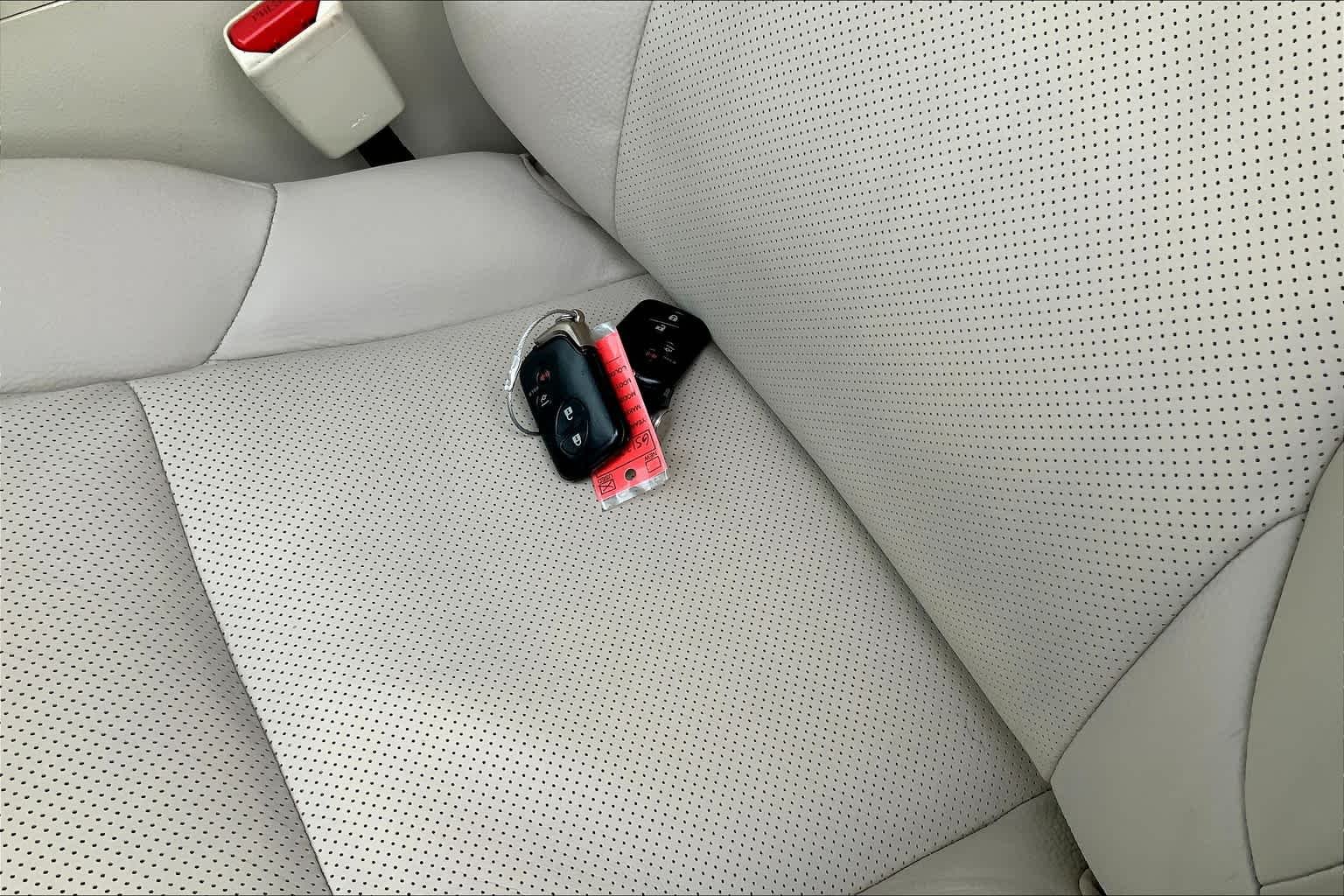 Used 2016 Claret Mica Lexus  image 14