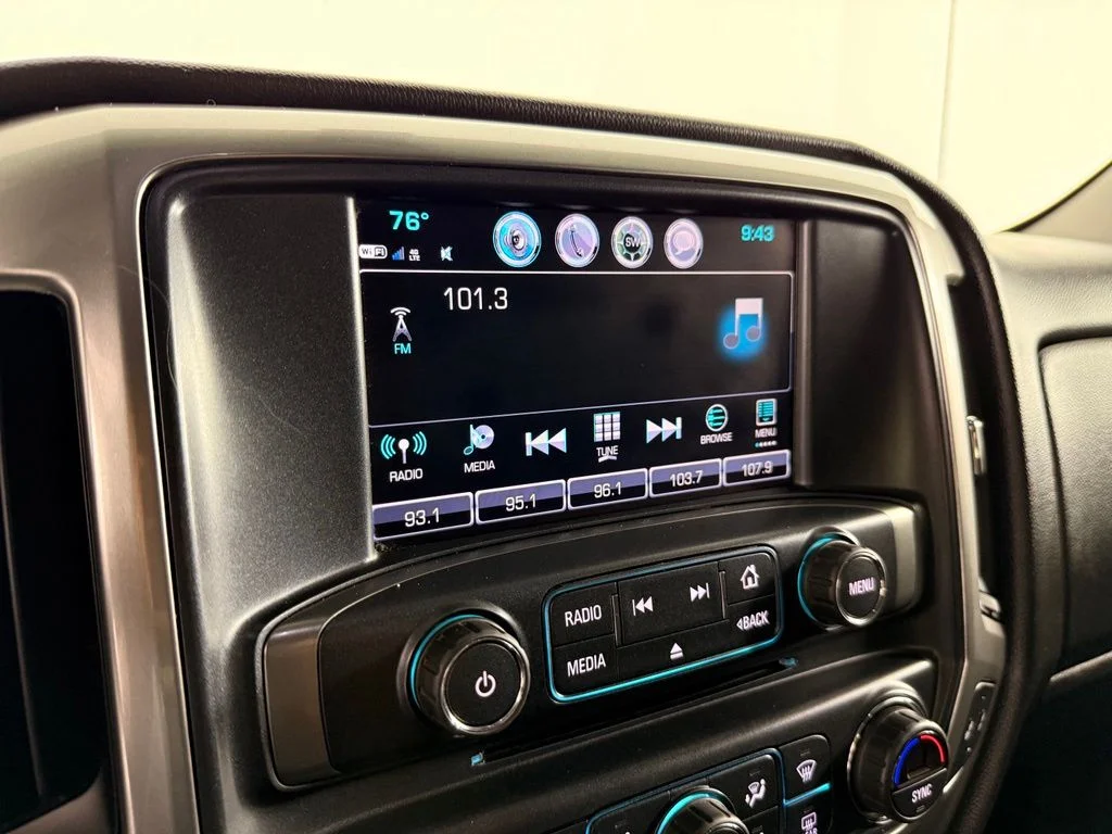 Used 2017 Gray Chevrolet LT image 4