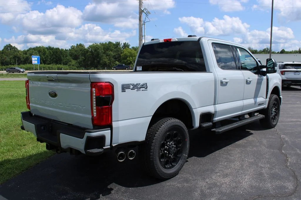 New 2026 Avalanche Ford F-350® XLT image 14