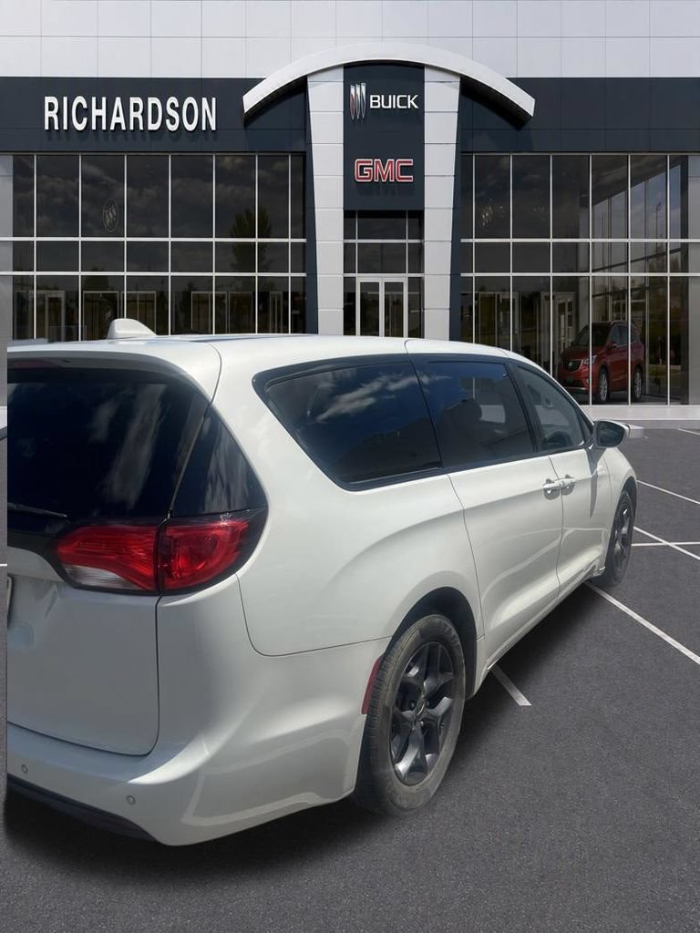 Used 2020 White Chrysler Touring image 15