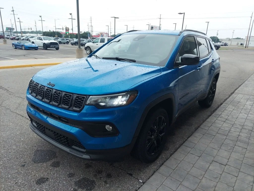 New 2026 Hydro Blue Pearlcoat Jeep Latitude image 3