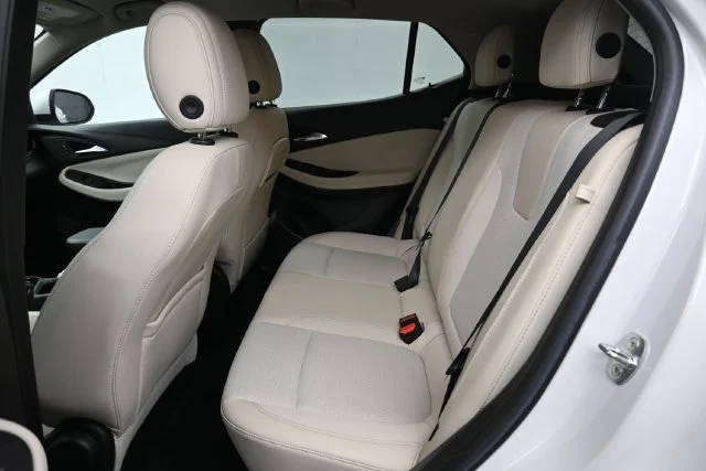 Used 2021 WHITE FROST TRICOAT Buick Preferred image 20