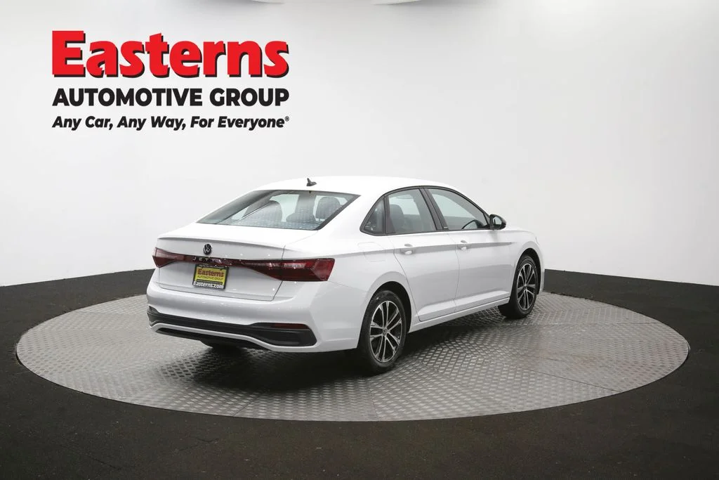 Used 2025 White Volkswagen 1.5T Sport image 38