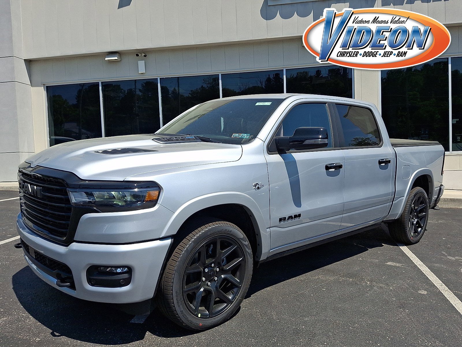 2026 RAM 1500 Laramie 4x4 Crew Cab 5'7's photo