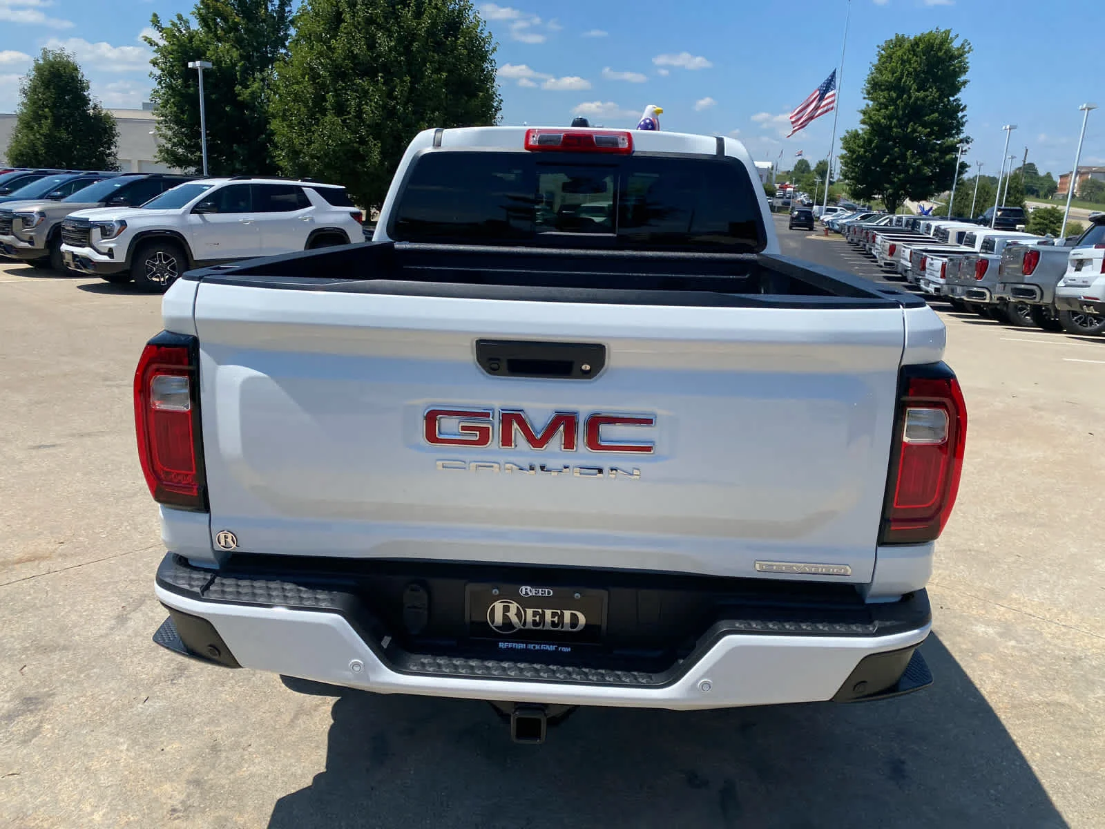 New 2026 Summit White GMC Elevation image 4