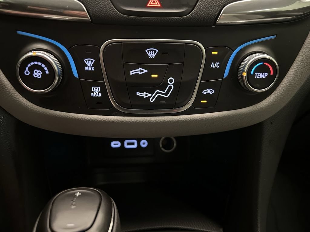 2020 Chevrolet Equinox LS - Photo 18