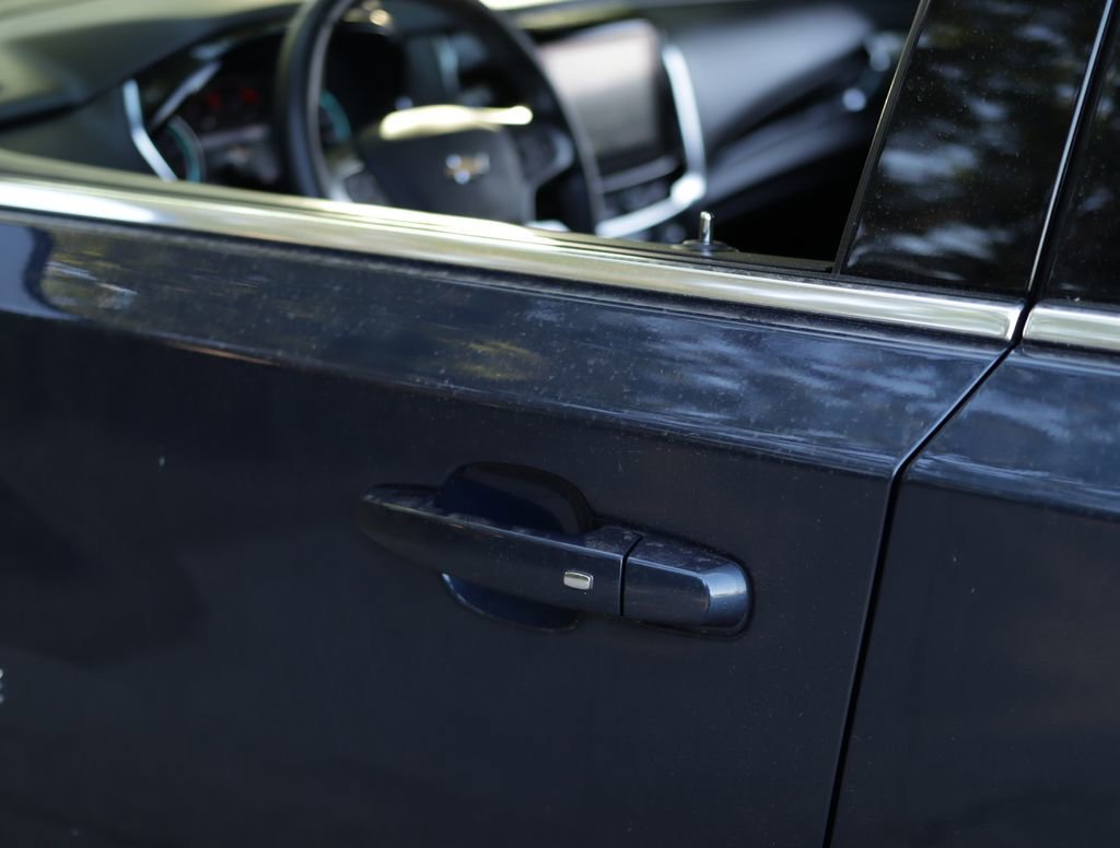 Used 2023 Northsky Blue Metallic Chevrolet LT Cloth image 37