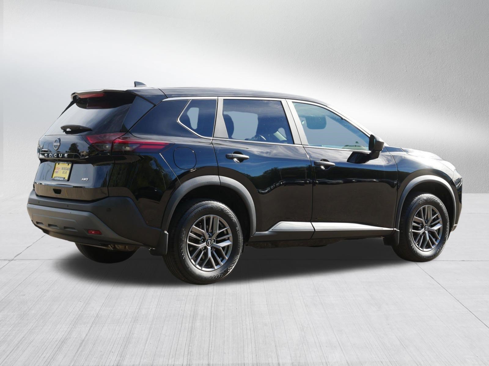 Certified Used 2023 Super Black Nissan S image 7