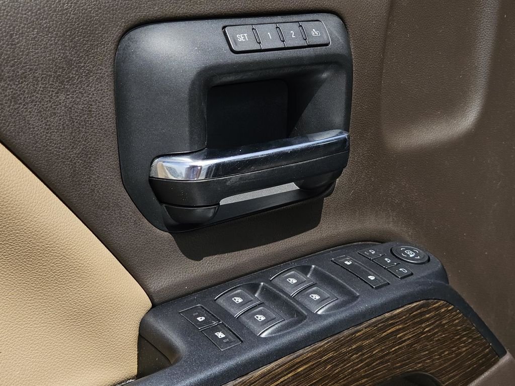 Used 2018 Silver GMC Denali image 10