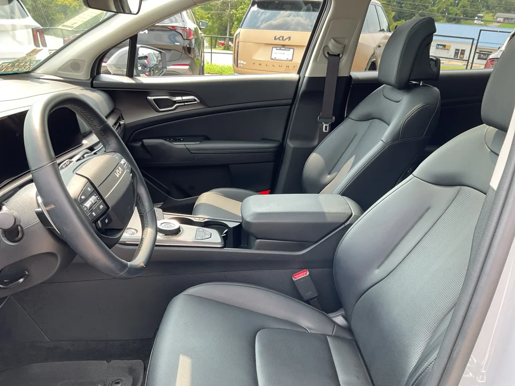 Used 2026 Wolf Gray Kia EX image 22