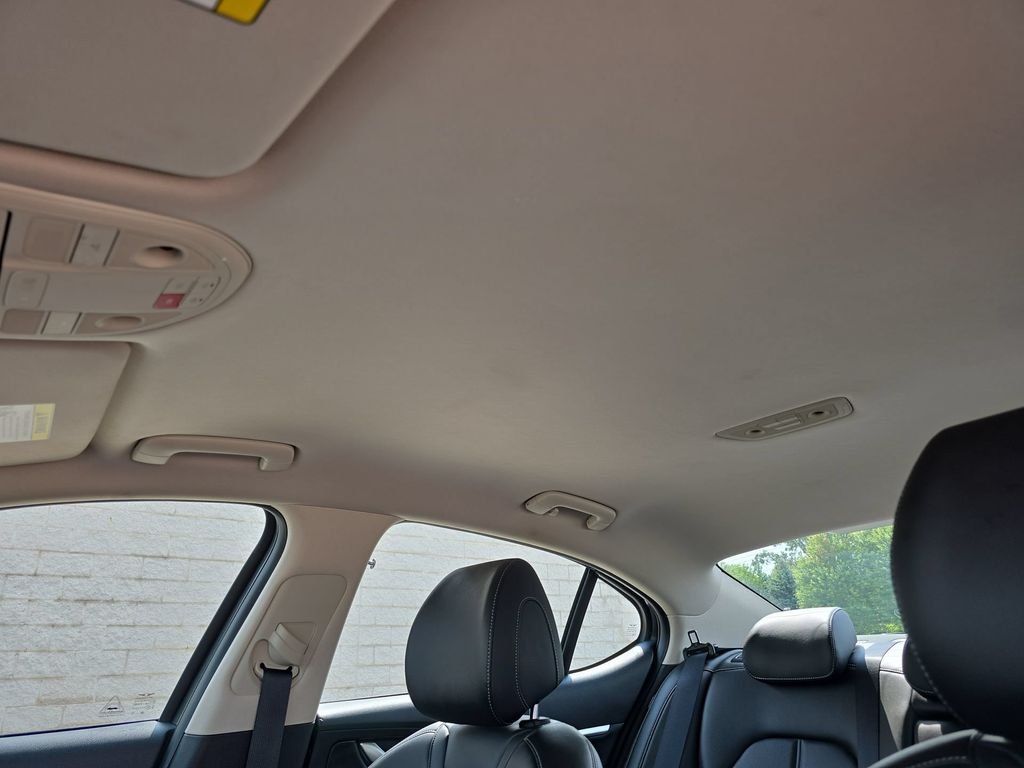 2025 GENESIS G70 Standard - Photo 15