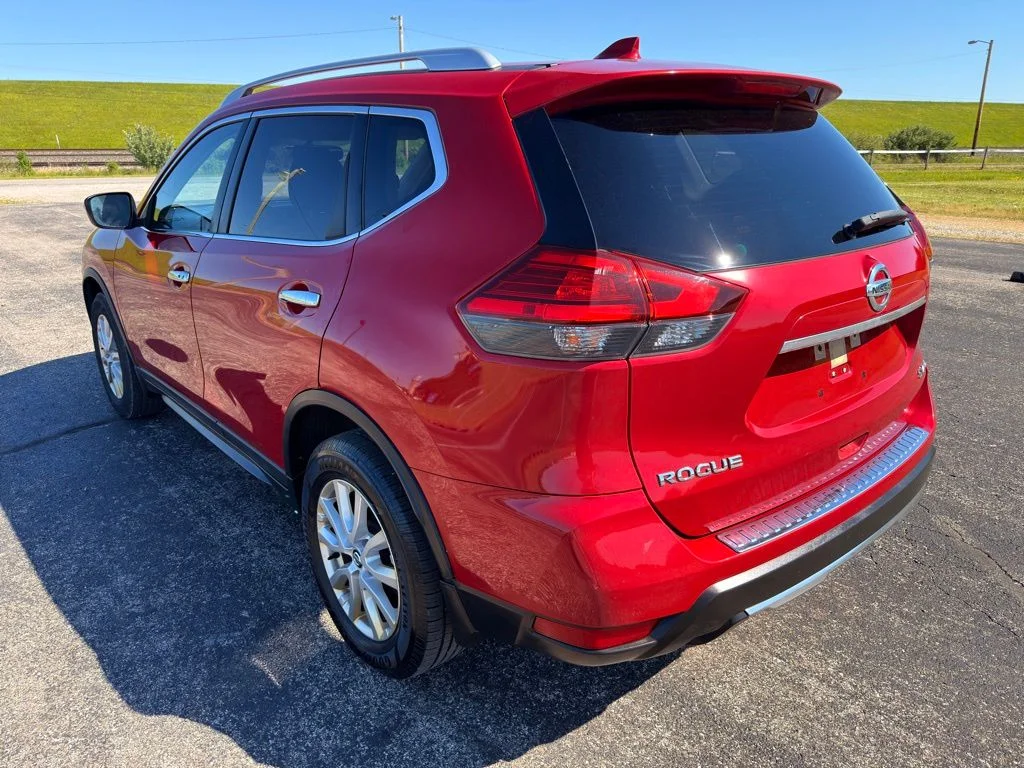 Used 2017 Red Nissan SV image 13