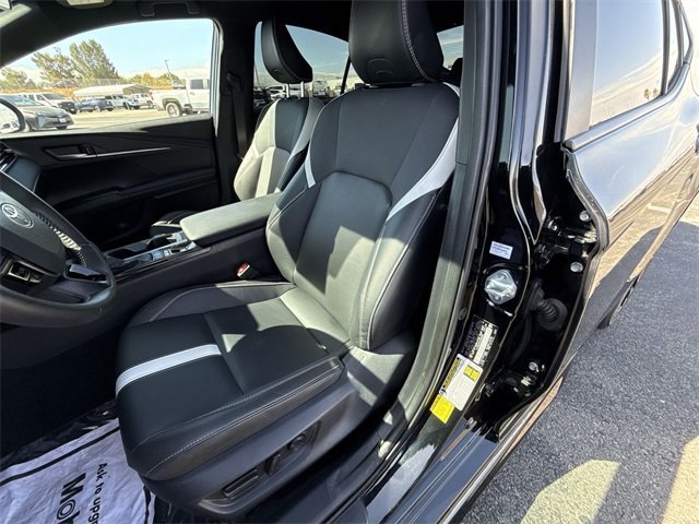 2025 Toyota Camry SE photo 4